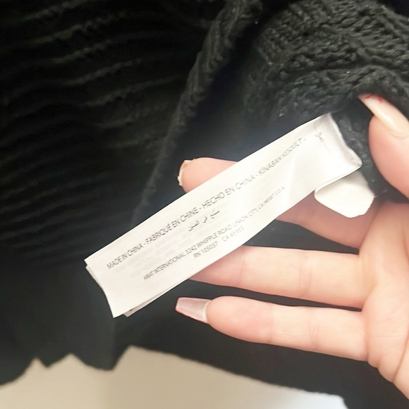 Ariat Oversized Acrylic Knit Short Sleeve Black Scoop Neck Poncho - Picture 6 of 11